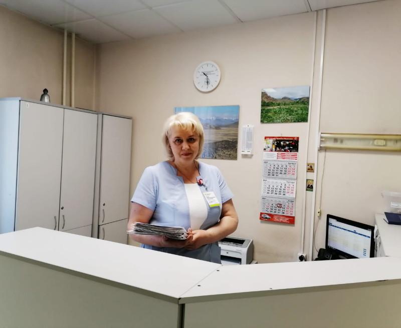 «Много людей умирало, и это было страшно»: медсестра из Новосибирска откровенно рассказала о пандемии в стенах больницы