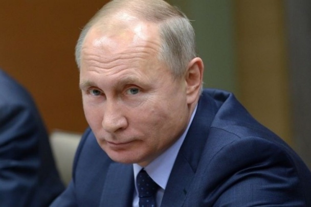 Путин дал госнаграды шести медикам и начальнице отдела прокуратуры в Новосибирске